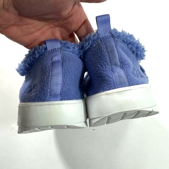 Oofos OOCoozie Soft Low Recovery Shoes  Periwinkle Blue Fleece - Picture 7 of 8